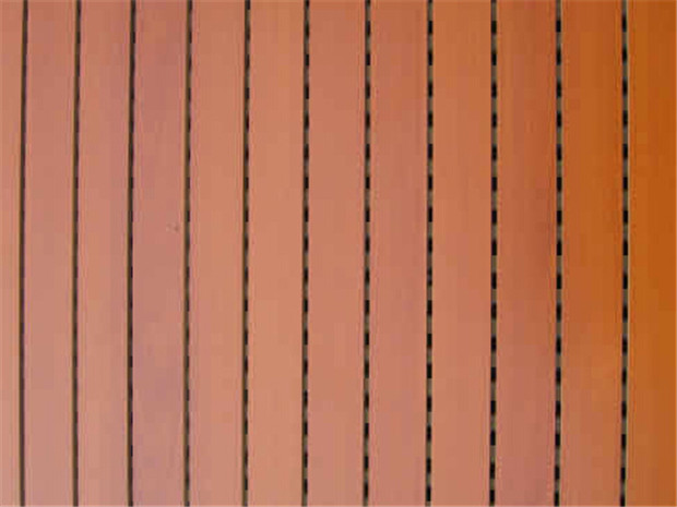 槽木吸音板與孔木吸音板那種好？